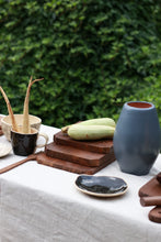 Încarcă imaginea în vizualizatorul Galerie, Vază din lut Luz