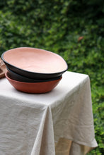 Încarcă imaginea în vizualizatorul Galerie, Bol de lut Leon