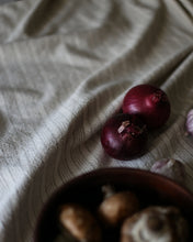 Încarcă imaginea în vizualizatorul Galerie, Fața de masă Makio