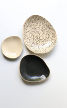 Încarcă imaginea în vizualizatorul Galerie, Set 3 farfurii ceramică manuală KUTT Harmonia