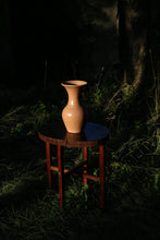 Încarcă imaginea în vizualizatorul Galerie, Vază din lut Gloria