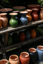 Încarcă imaginea în vizualizatorul Galerie, Vază din lut Sierra