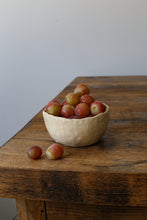 Încarcă imaginea în vizualizatorul Galerie, Bol din ceramică manuală KUTT Tenera