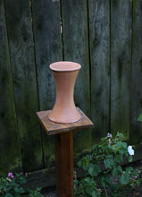 Încarcă imaginea în vizualizatorul Galerie, Vază din lut Brisa