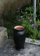 Încarcă imaginea în vizualizatorul Galerie, Vază din lut Loa