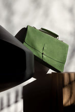 Încarcă imaginea în vizualizatorul Galerie, Geantă din piele velur KUTT Agave