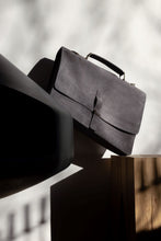 Încarcă imaginea în vizualizatorul Galerie, Geantă din piele velur KUTT Sussurro