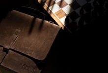 Încarcă imaginea în vizualizatorul Galerie, Geantă din piele velur KUTT Velluto