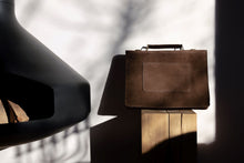 Încarcă imaginea în vizualizatorul Galerie, Geantă din piele velur KUTT Velluto