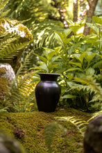 Încarcă imaginea în vizualizatorul Galerie, Vază din lut Milagro