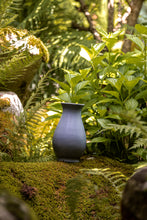 Încarcă imaginea în vizualizatorul Galerie, Vază din lut Allegra