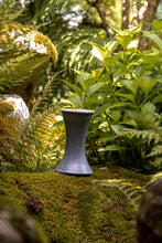 Încarcă imaginea în vizualizatorul Galerie, Vază din lut Brisa