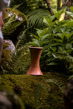 Încarcă imaginea în vizualizatorul Galerie, Vază din lut Brisa