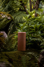 Încarcă imaginea în vizualizatorul Galerie, Vază din lut Isa