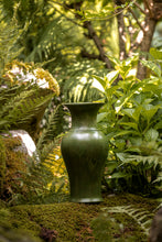 Încarcă imaginea în vizualizatorul Galerie, Vază din lut Reina