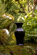 Încarcă imaginea în vizualizatorul Galerie, Vază din lut Reina