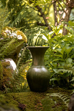 Încarcă imaginea în vizualizatorul Galerie, Vază din lut Gloria