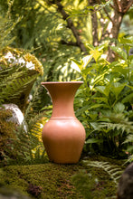 Încarcă imaginea în vizualizatorul Galerie, Vază din lut Gloria