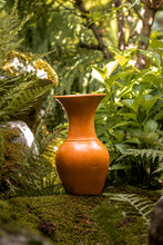 Încarcă imaginea în vizualizatorul Galerie, Vază din lut Gloria