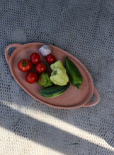 Încarcă imaginea în vizualizatorul Galerie, Platou de lut Yolee