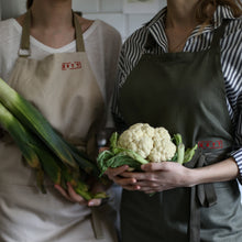 Încarcă imaginea în vizualizatorul Galerie, Șorț de bucătărie Beju