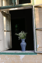 Încarcă imaginea în vizualizatorul Galerie, Vază din lut Reina