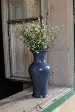 Încarcă imaginea în vizualizatorul Galerie, Vază din lut Reina
