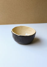 Încarcă imaginea în vizualizatorul Galerie, Bol din ceramică manuală KUTT Tenera
