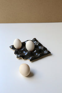 Suport din ceramică manuală pentru ouă KUTT Mater